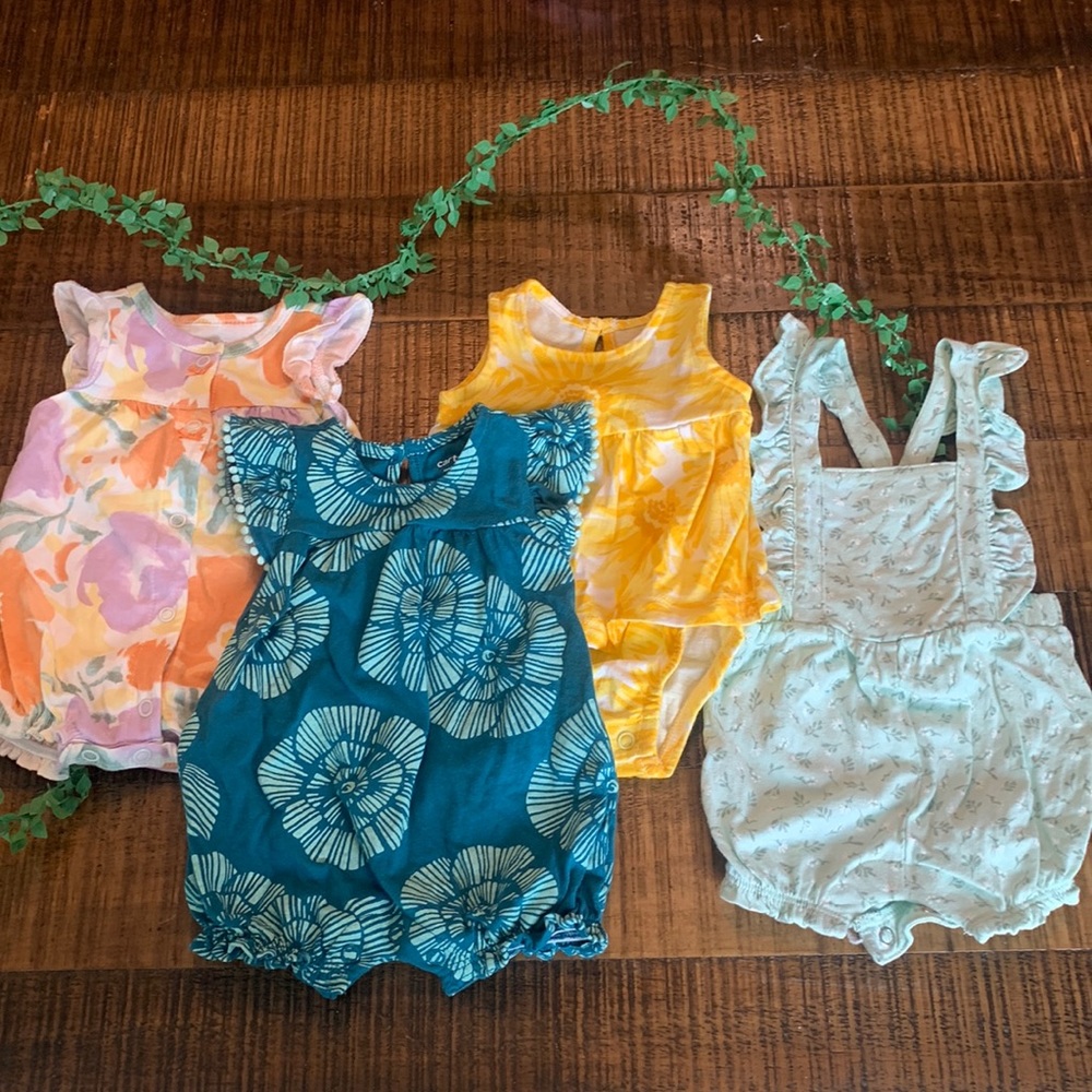 NEWBORN ROMPER PERFECT CONDITION